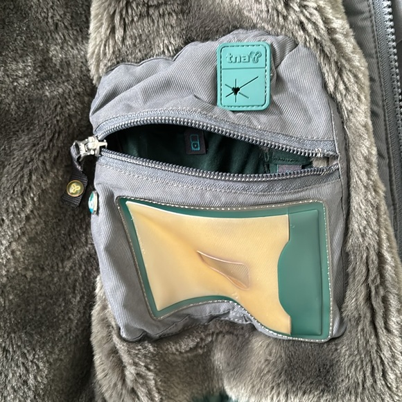 TNA Gun barrel winter coat size L - Picture 17 of 17